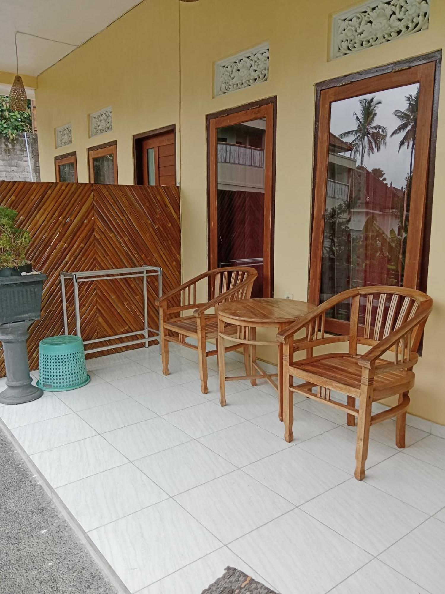 Madu Sentana House Hotel Ubud  Exterior photo